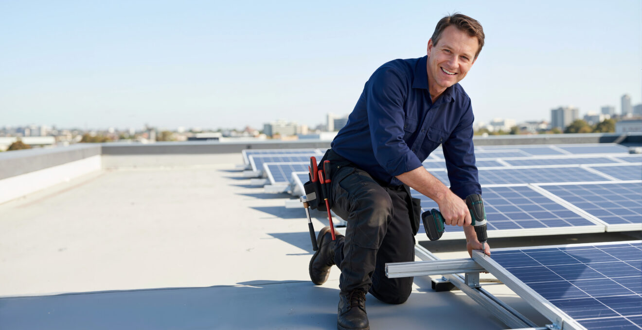 Panneau solaire sur toit plat